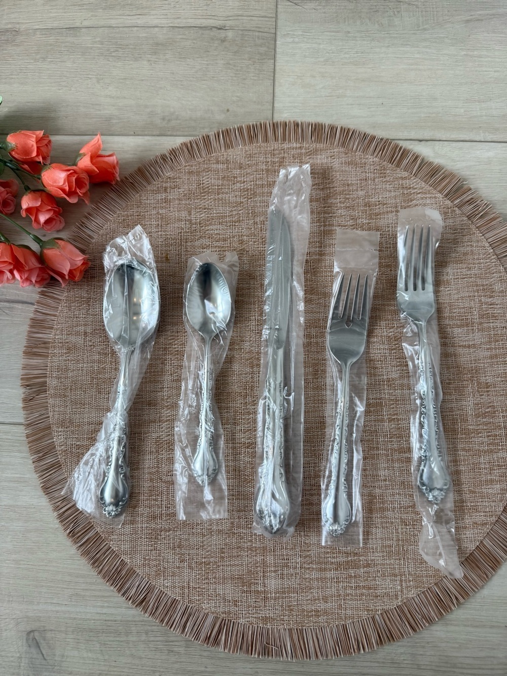 Gigi (Stainless)
by INTERNATIONAL SILVER retired New Flatware Setting